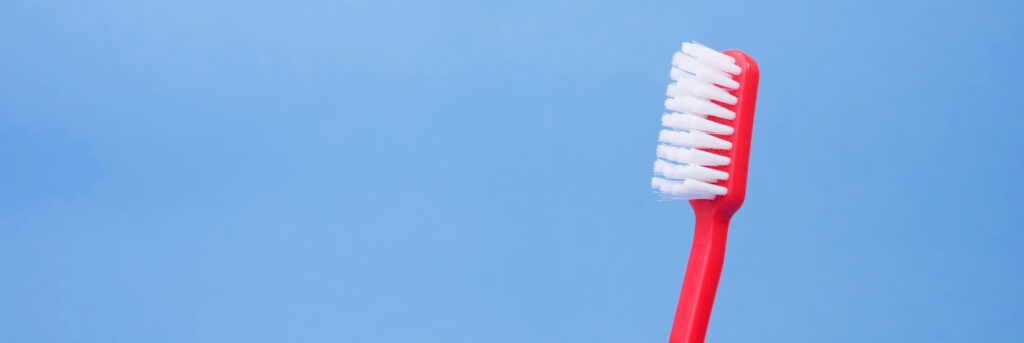 Bild einer Zahnbürste in rot